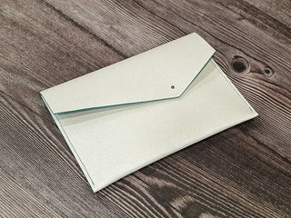 Valleri Clutch